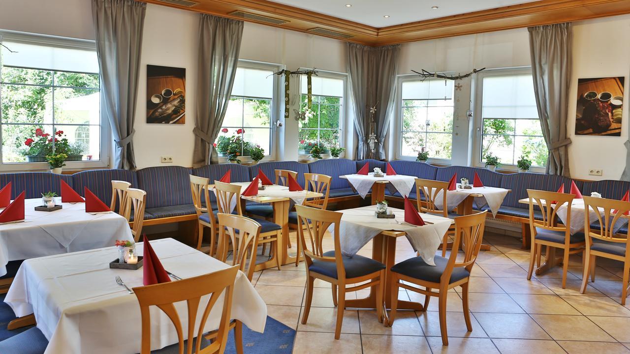 Hotel Alznauer Hof Gomaringen Екстер'єр фото
