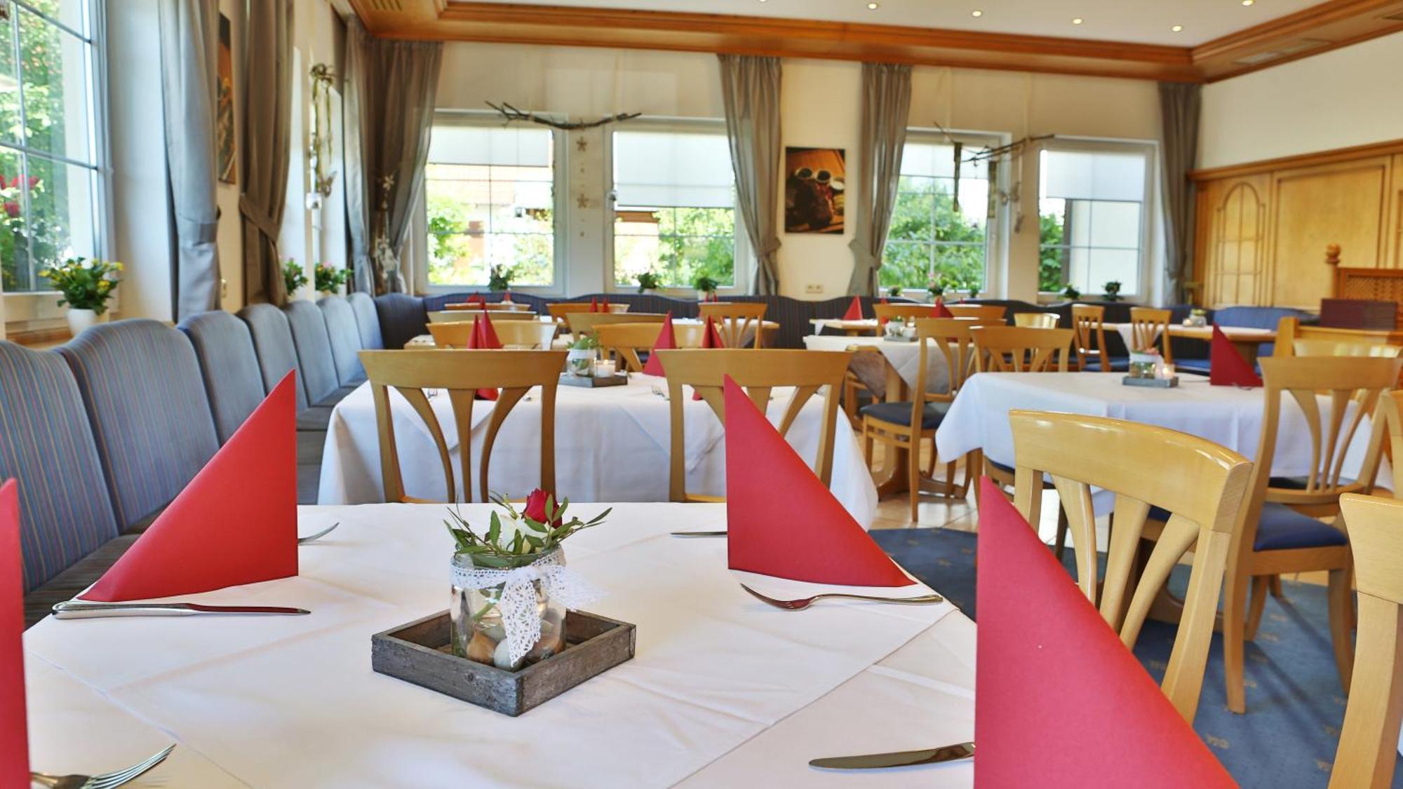 Hotel Alznauer Hof Gomaringen Екстер'єр фото