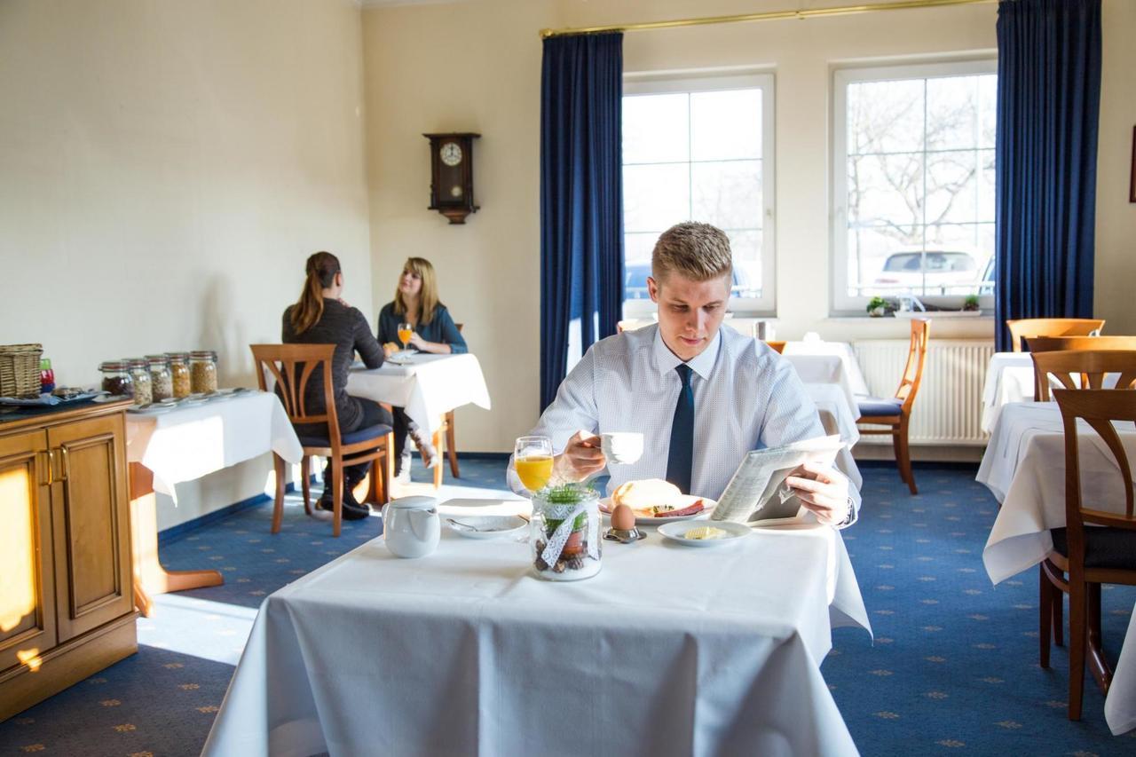 Hotel Alznauer Hof Gomaringen Екстер'єр фото
